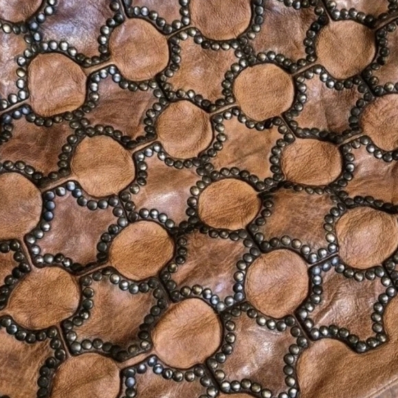 Rare Sundance Slightly Distressed Studded Genuine Leather Crossbody Shoulder Bag - Picture 2 of 11